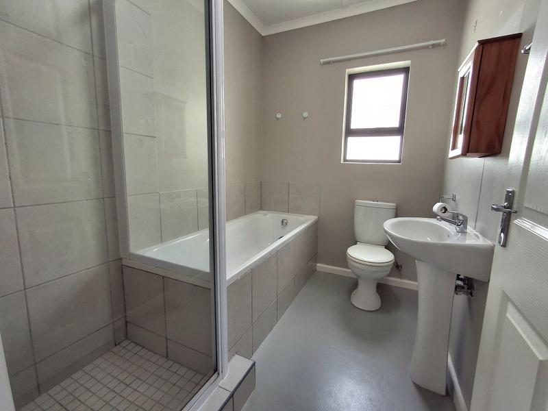 2 Bedroom Property for Sale in Britannia Bay Western Cape